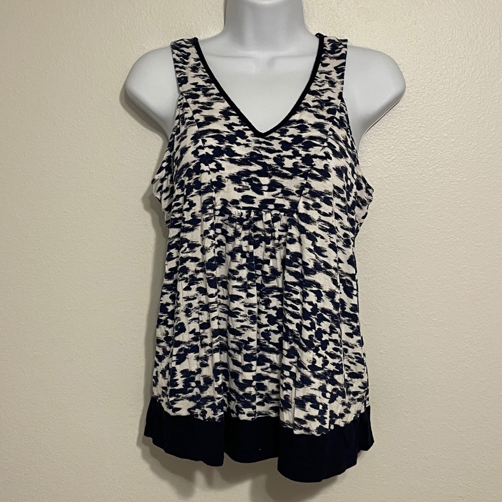 Simply Vera Vera Wang size small navy and white v neck tank top